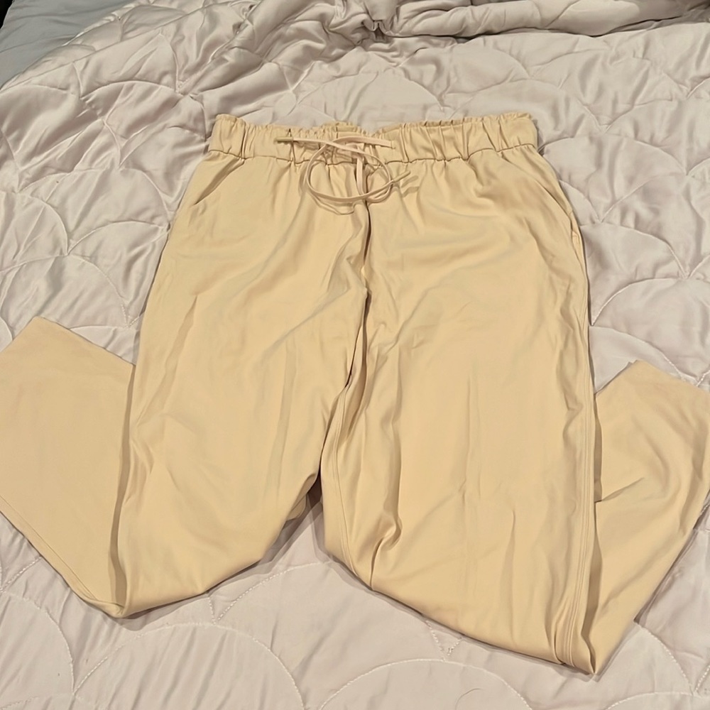 Lululemon keep moving high rise pant